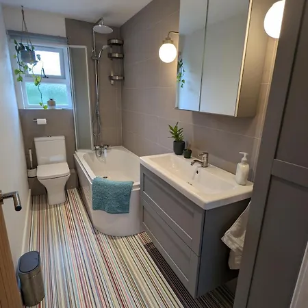 Chy Lowen Private With Kitchen, Dining And Garden Access Close To Eden Project & Beaches Saint Blazey